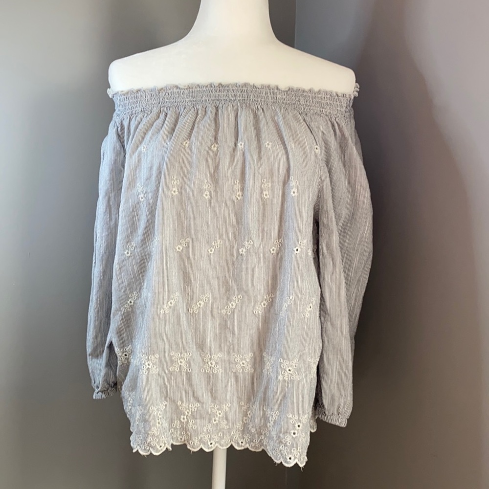 Gap Off The Shoulder Top With Embroidery Size L